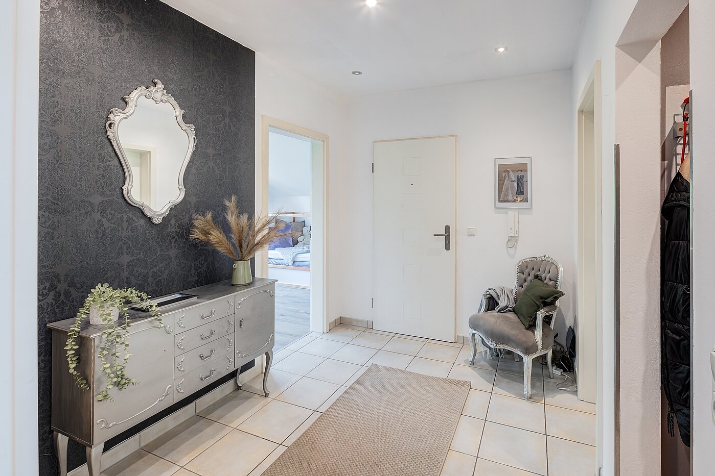 Attic Apartment with 3 room | Karlsfeld | 70217 | Eingangsbereich mit...