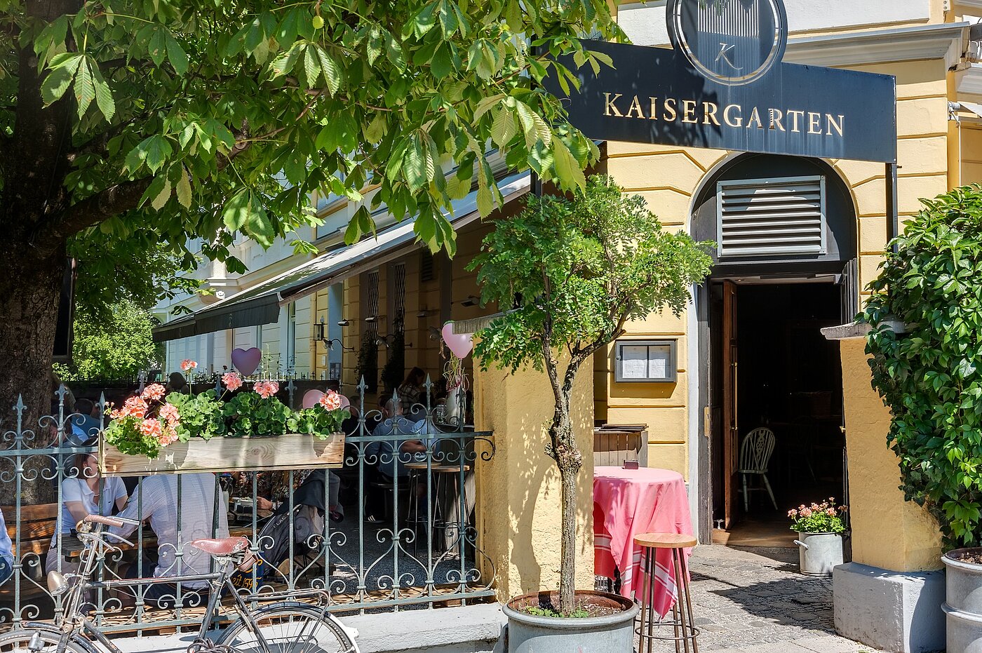 Apartment with 2 room | München-Schwabing | 70130 | Zahlreiche Gastronomieangebote...