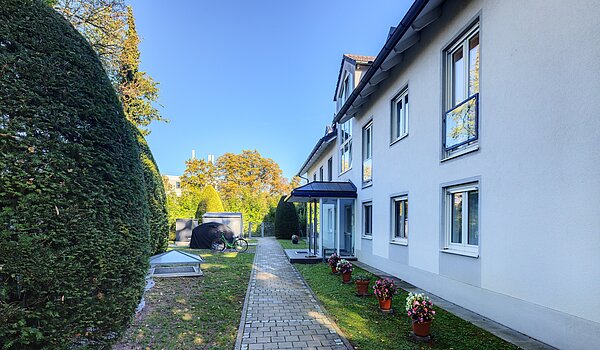 Attic Apartment with 3 room | 70501 | Eingangsbereich