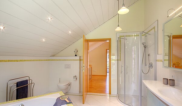 Detached house with 5 room | Icking | 70438 | ...und separater Dusche