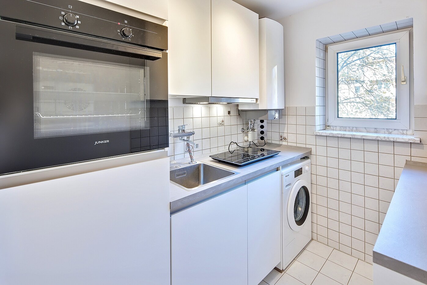 Apartment with 3 room | München-Bogenhausen | 70310 | Küche mit Fenster