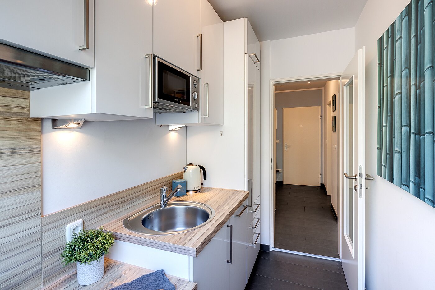 Apartment with 2 room | München-Schwabing | 70013 | ...voll eingerichtet