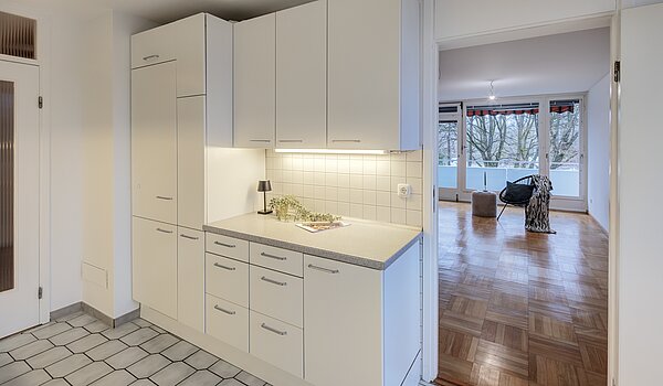 Apartment with 3.5 room | München-Bogenhausen | 703052 | Blick zum Wohnzimmer