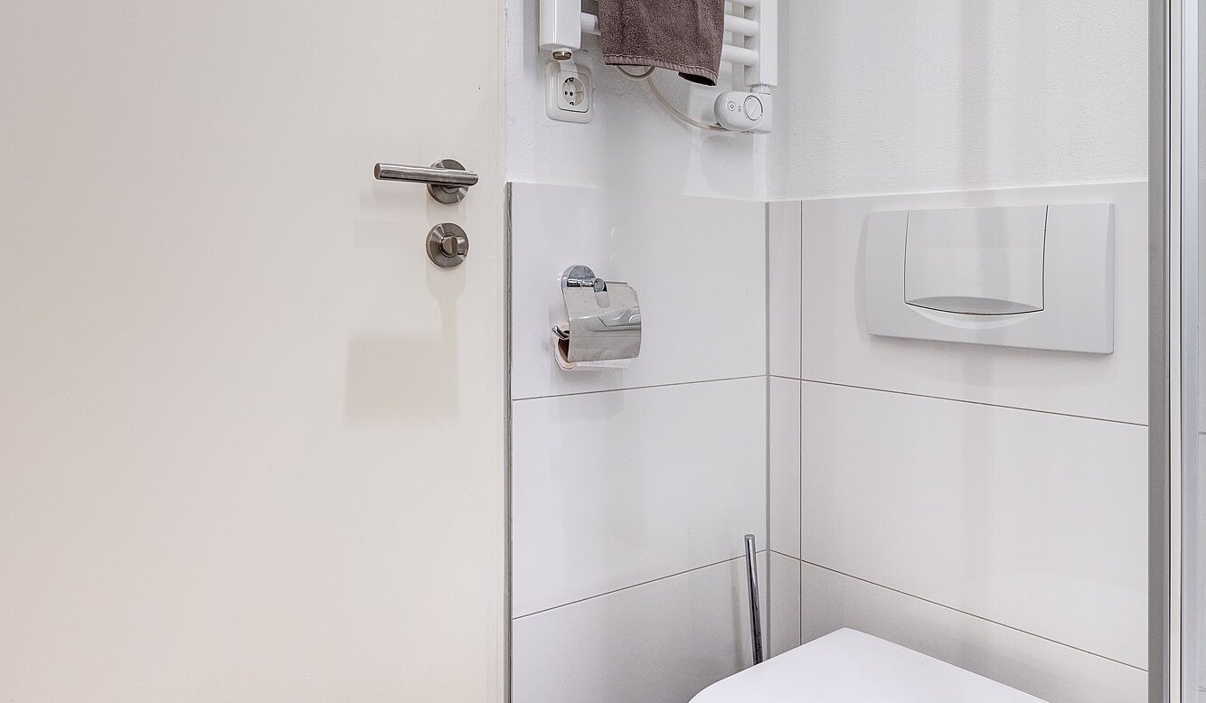 Apartment with 3.5 room | München-Bogenhausen | 70267 | Gäste-WC mit...