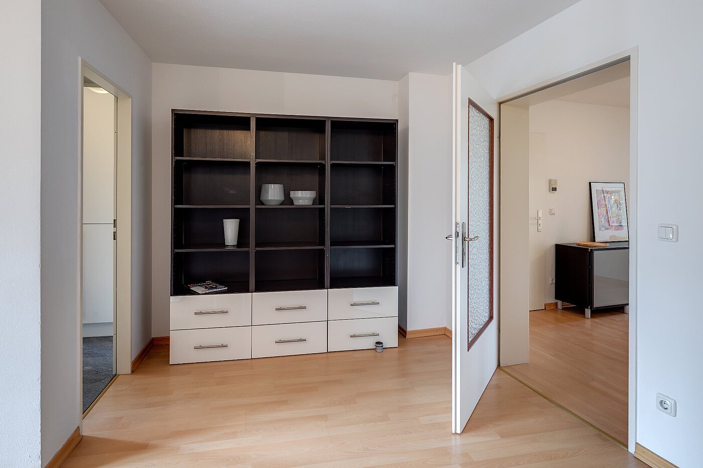 Apartment with 3 room | München-Ludwigsvorstadt | 1806ML1 | Regalwand