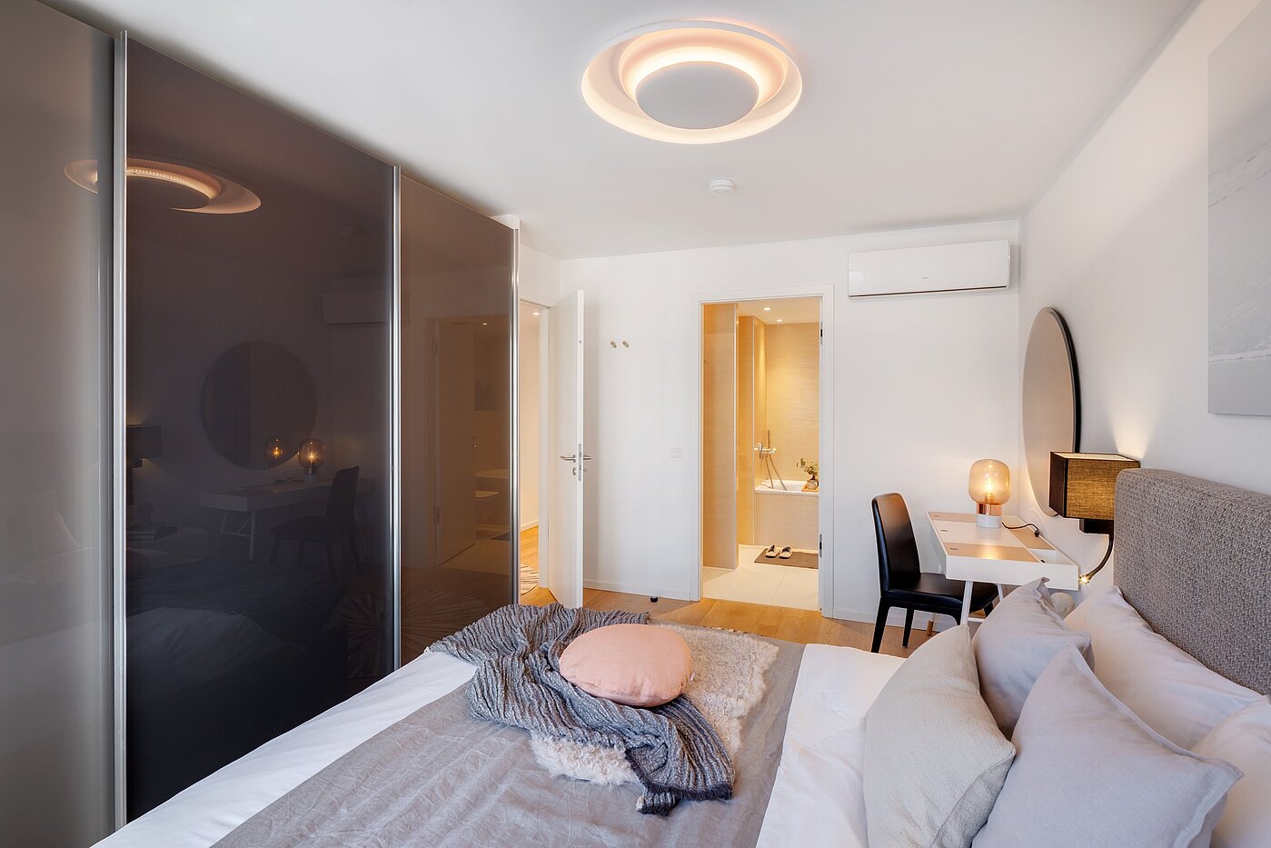 Apartment with 4 room | München-Bogenhausen | 70380 | ...und Zugang zum Bad