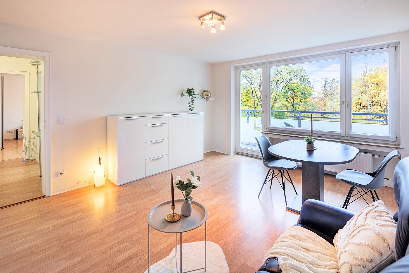 Apartment with 2 room | München-Perlach | 70300 | Wohnbereich