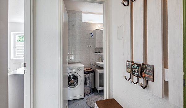 Apartment with 1 room | München-Feldmoching | 70456 | Flur / Badezimmer