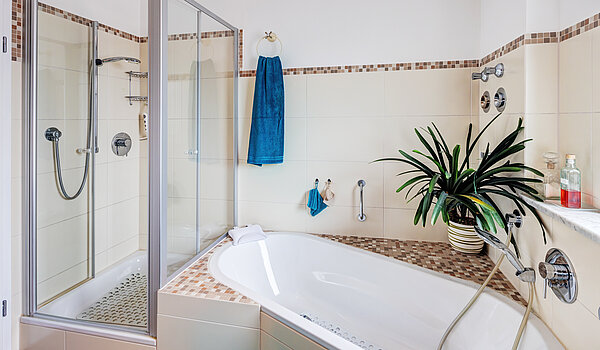Apartment with 3.5 room | Bad Aibling | 70442 | ...mit Wanne und Dusche...
