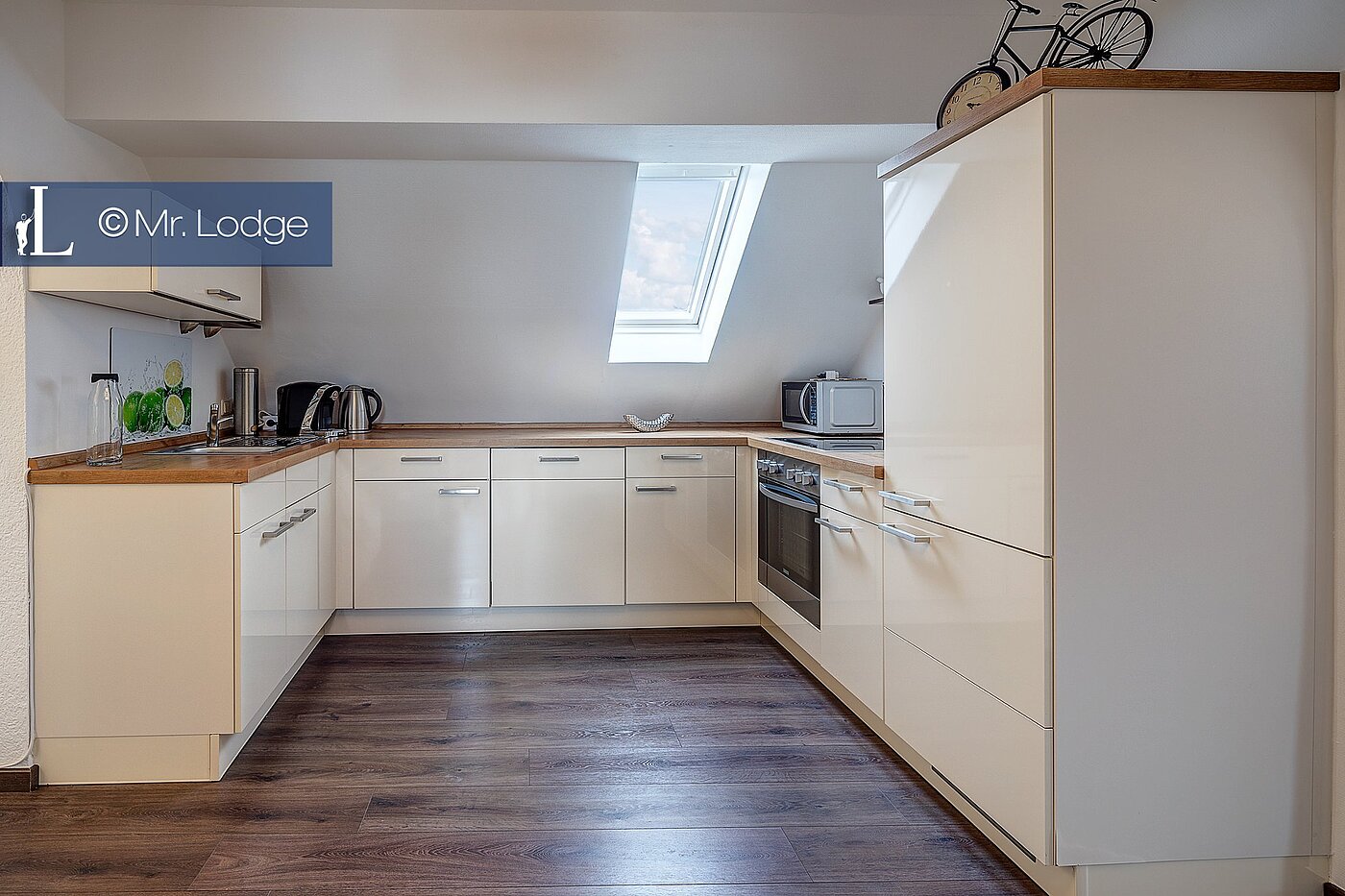 Attic Apartment with 3 room | München-Hasenbergl | 1803D9 | Schöne Einbauküche