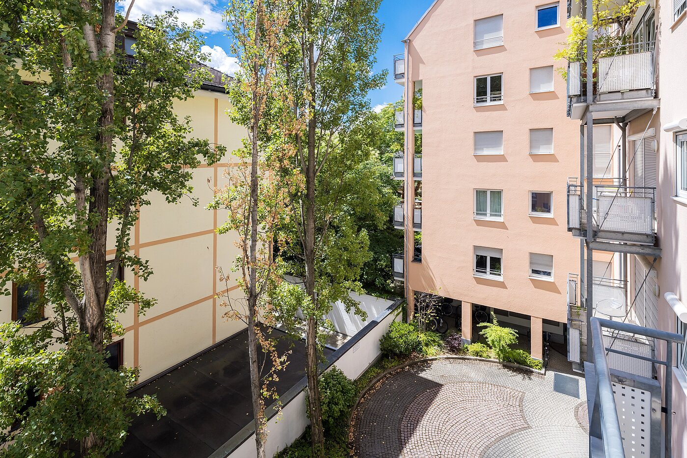 Apartment with 1 room | München-Maxvorstadt | 2206ML5 | ...begrünten Innenhof