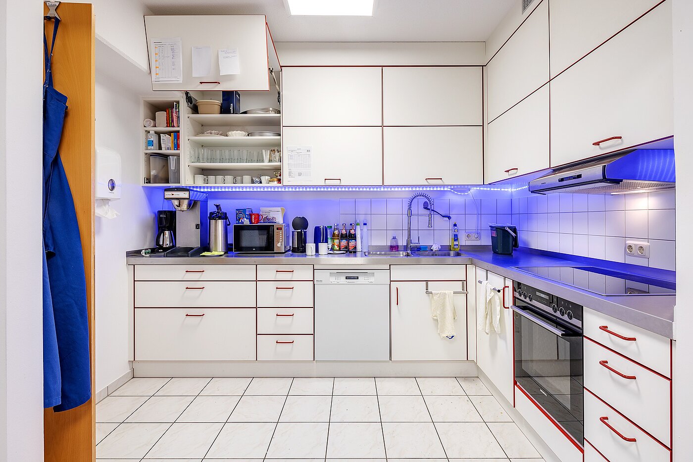 Büro with 9 room | Weilheim in Oberbayern | 2108ML44 | Großzügige Küche