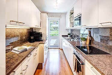 Großhadern: Move-in ready 3-room apartment - central but quiet