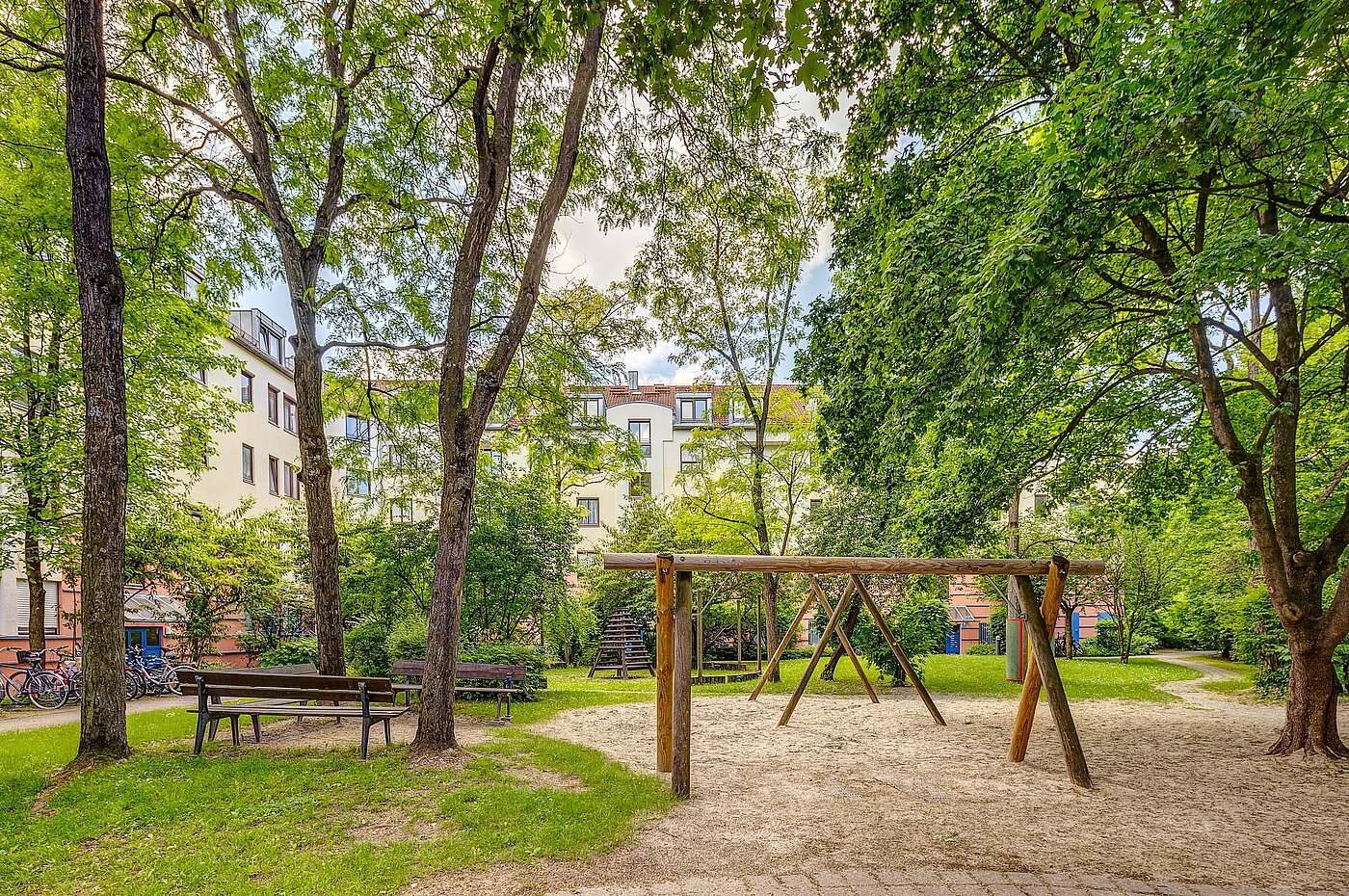 Apartment with 2 room | München-Schwabing | 2205ML62 | ...und Spielplatz