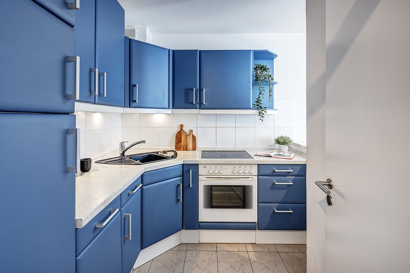 Apartment with 3 room | München-Schwabing | 2202ML12 | Die Küche, ein Blickfang...