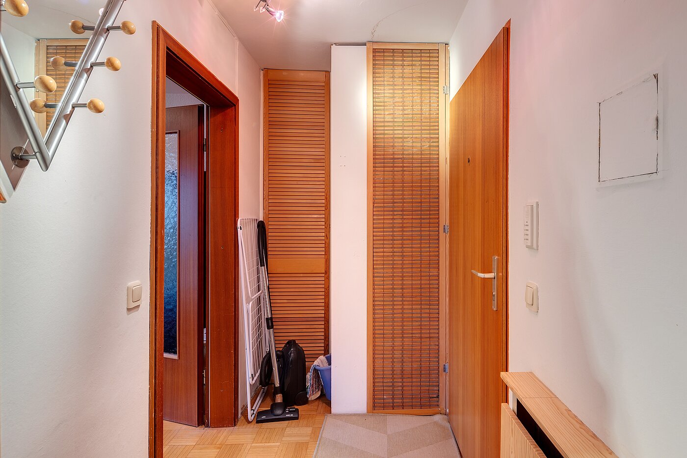 Apartment with 1 room | Ottobrunn | 2301ML1 | Flur mit Abstellraum