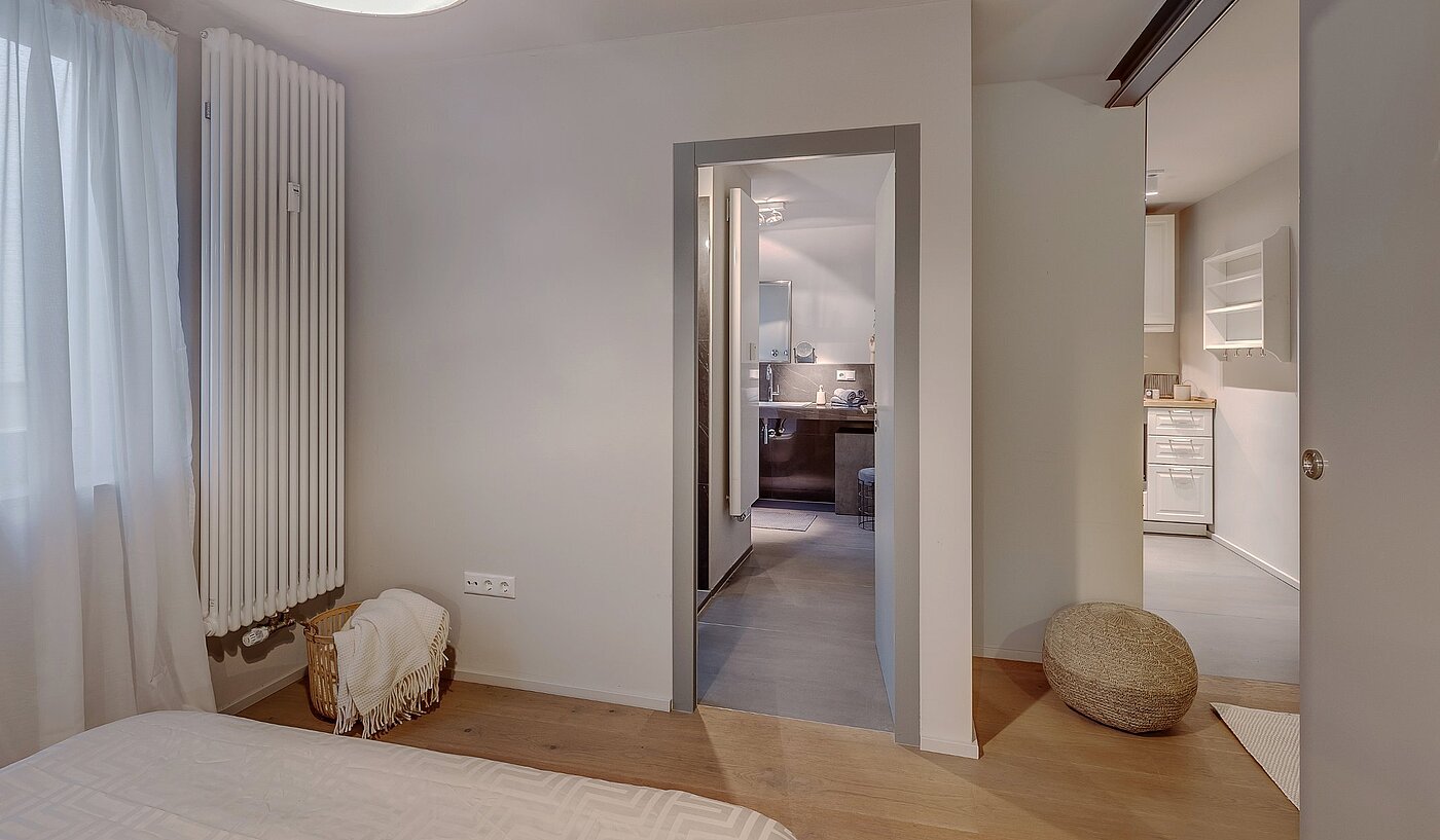 Raised Ground Floor with 2 room | München-Lehel | 2012ML1 | ...und Zugang zum Bad