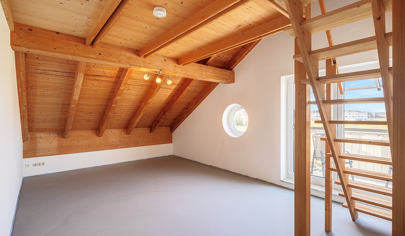 Attic Apartment with 2 room | 70314 | Wohnen