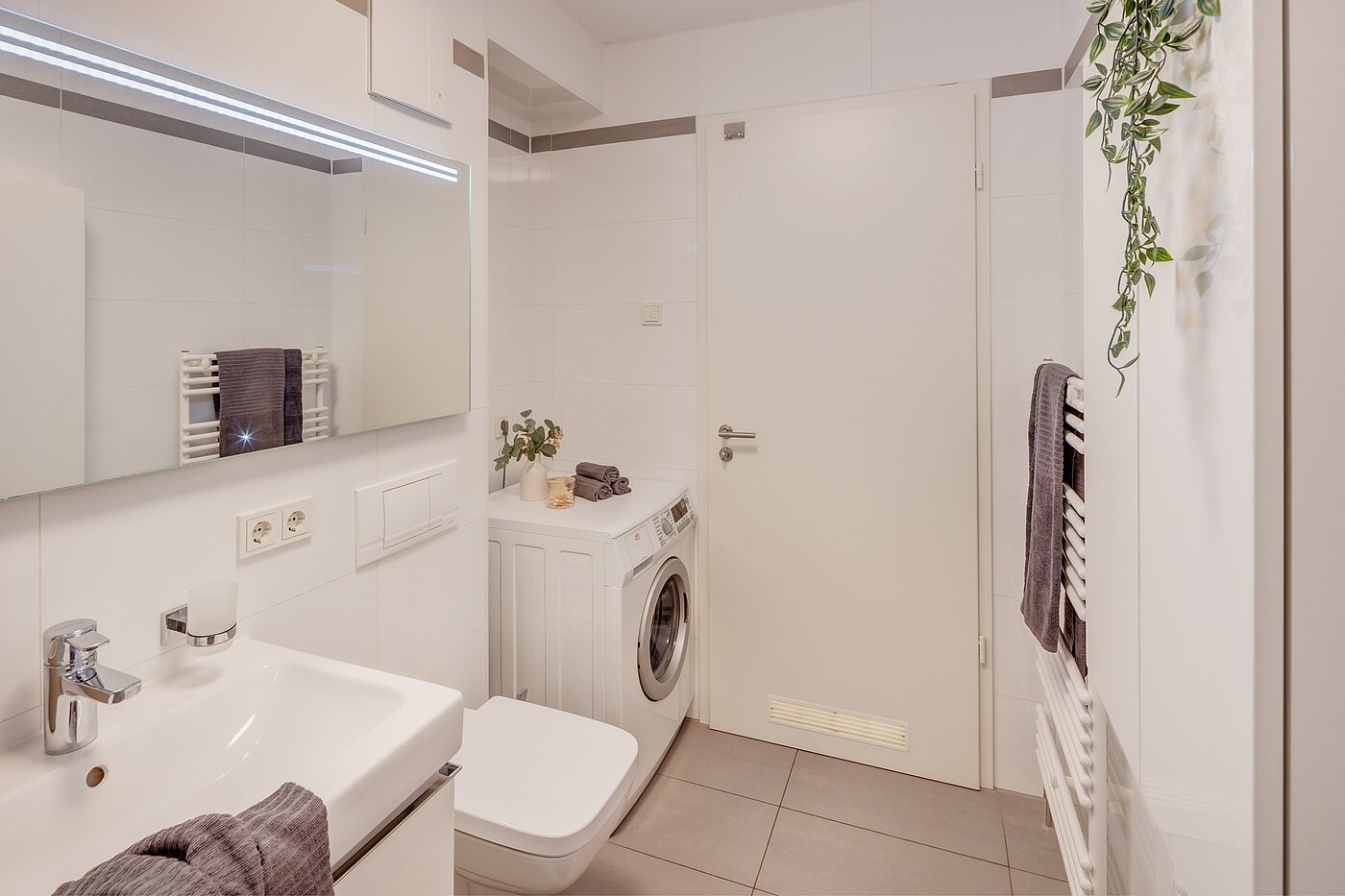 Apartment with 2.5 room | München-Obergiesing | 70270 | Waschmaschine im Bad