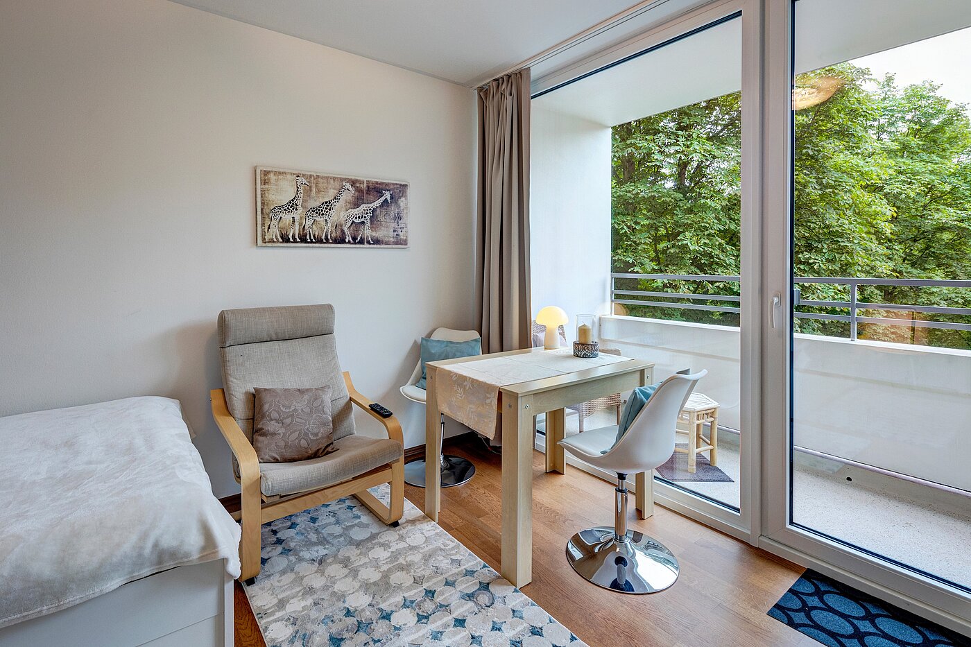 Apartment with 1 room | München-Johanneskirchen | 2204ML7 | Blick zum Essplatz