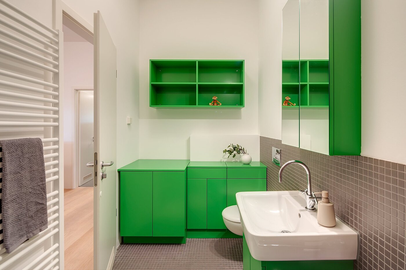 Raised Ground Floor with 3 room | München-Sendling | 2009ML8 | Modernes Wannenbad...