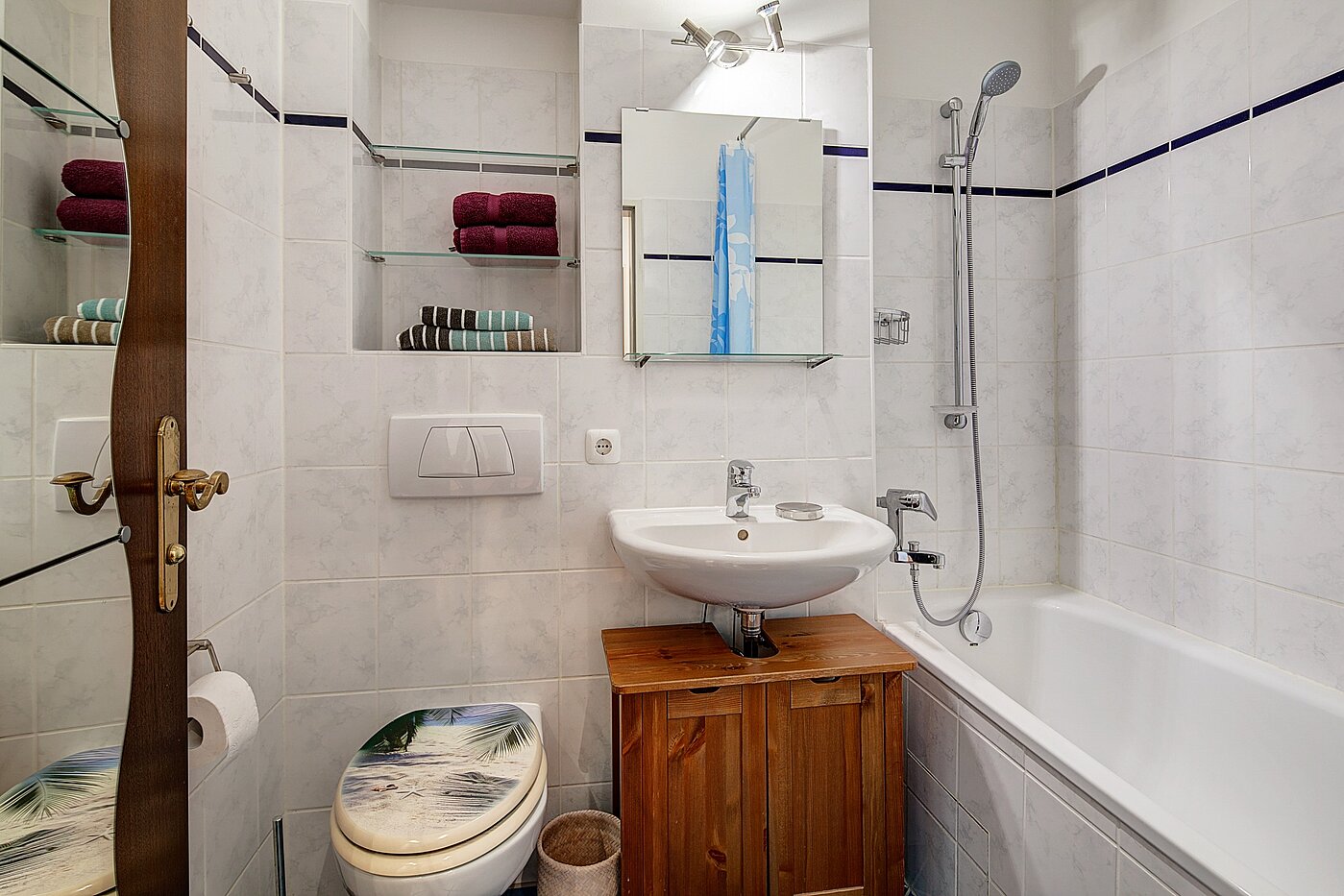 Apartment with 1 room | München-Schwabing | 2111ML3 | Das Wannenbad...