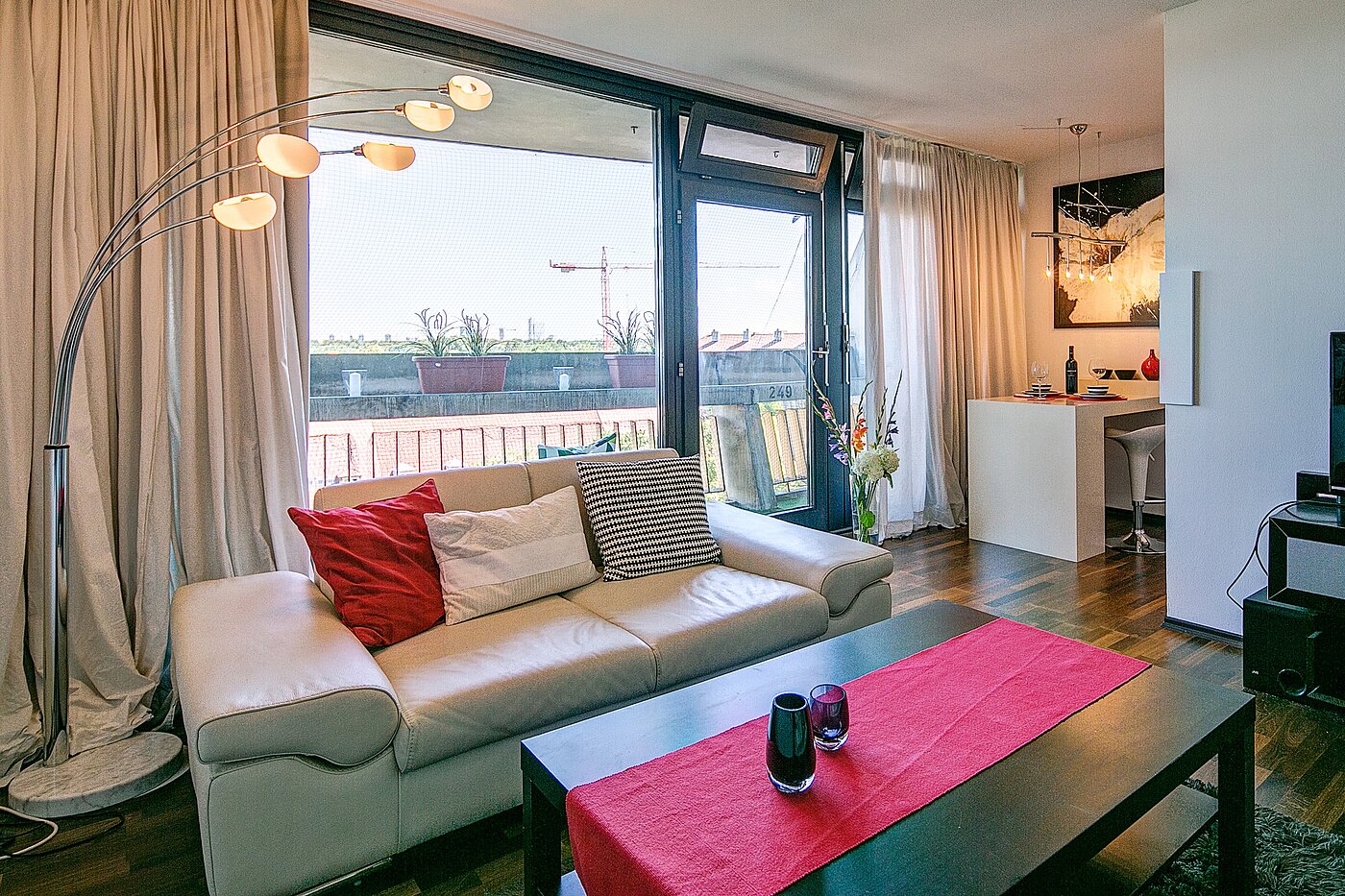 Apartment with 1 room | München-Schwabing | 70079 | Große Fensterfront...