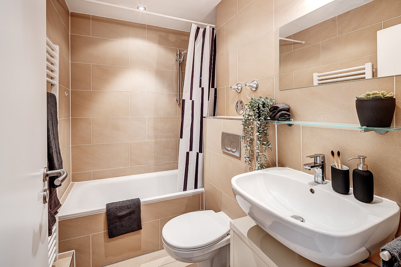 Apartment with 1 room | München-Milbertshofen | 2112ML4 | Geschmackvolles Bad