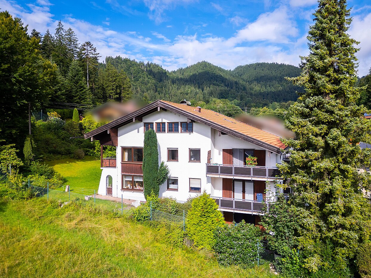 Mehrfamilienhaus with 10 room | Bad Wiessee | 70212 | von Osten