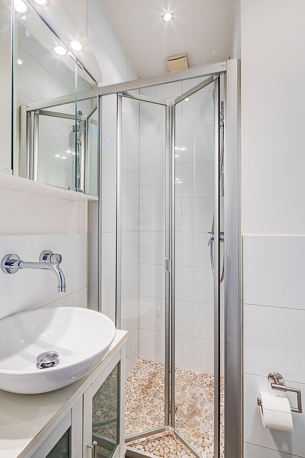Ground floor apartment with 4 room | München-Neuhausen | 70471 | ...mit Dusche