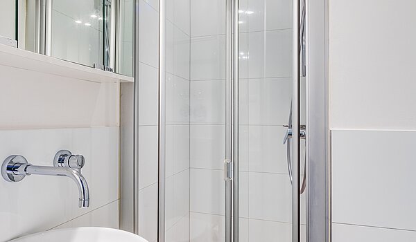 Ground floor apartment with 4 room | München-Neuhausen | 70471 | ...mit Dusche