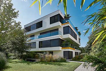 Thalkirchen: Modern living on the Isar - designer garden apartment in an exclusive location