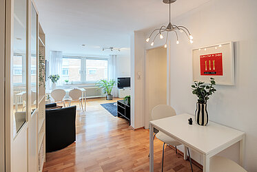 Maxvorstadt: Attractive 2-room apartment
