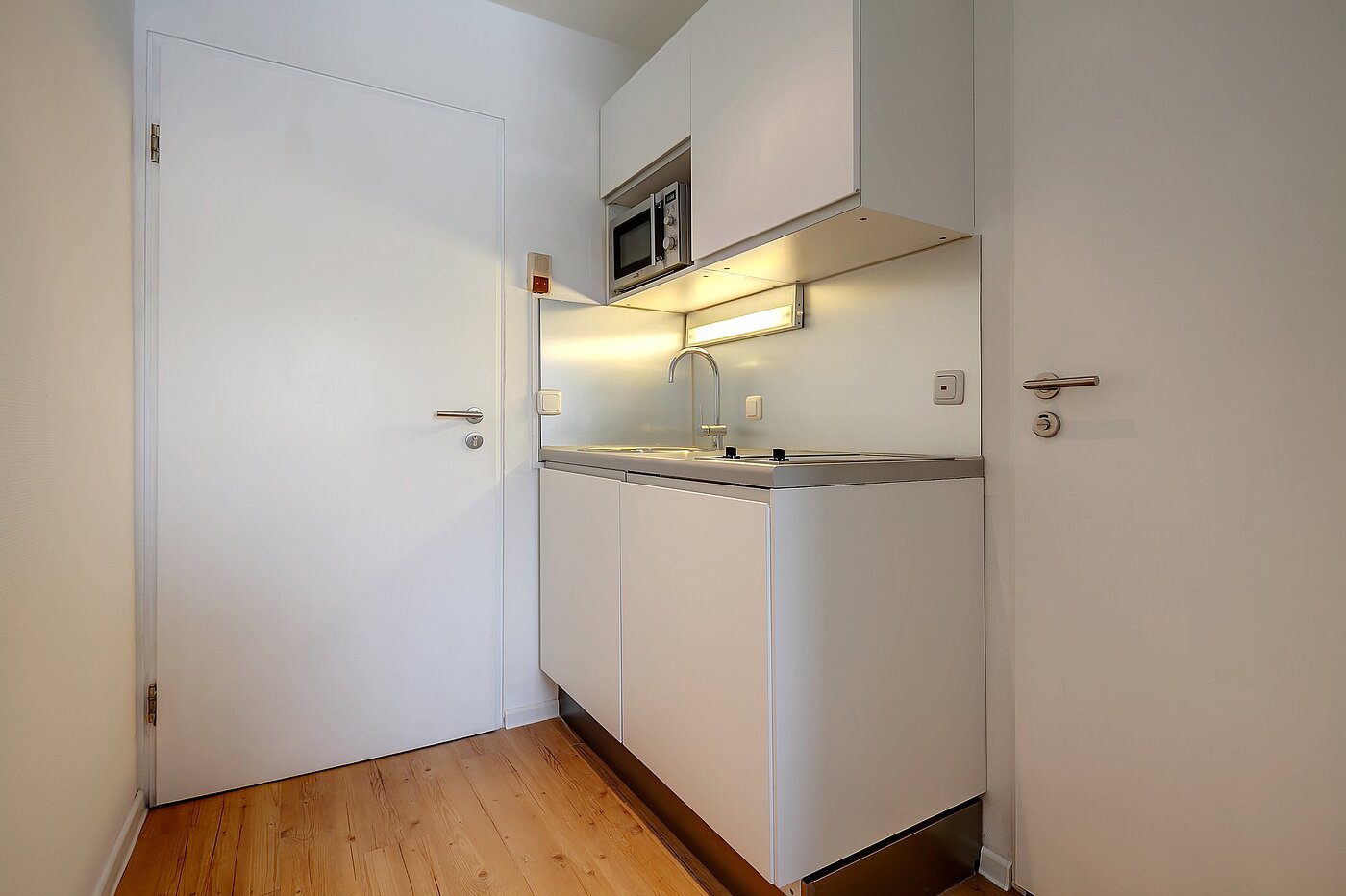 Apartment with 1 room | München-Trudering | 2011ML4 | Entreé mit schicker Küche