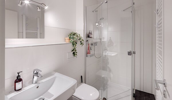 Apartment with 3 room | München-Ludwigsvorstadt | 70488 | Duschbad