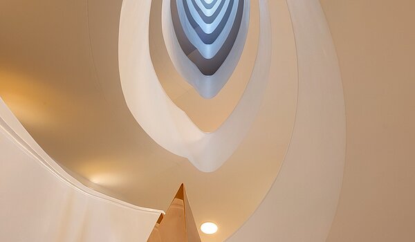 Apartment with 3 room | 70046 | Beeindruckendes Treppenauge