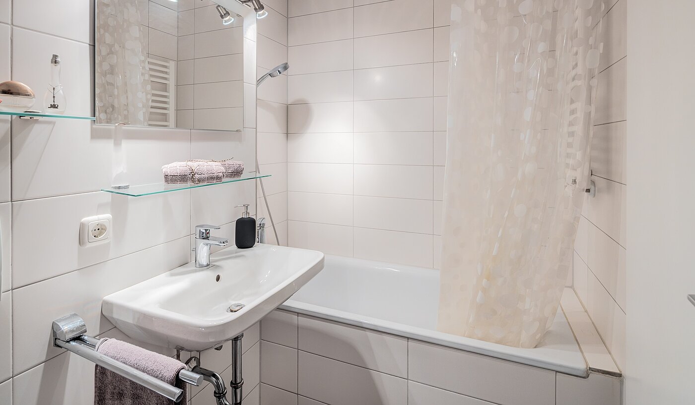 Apartment with 1 room | München-Haidhausen | 70274 | ... mit Badewanne...