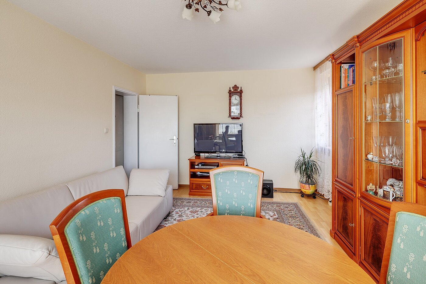 Apartment with 2 room | München-Sendling-Westpark | 2003ML10 | ...mit Essecke und...