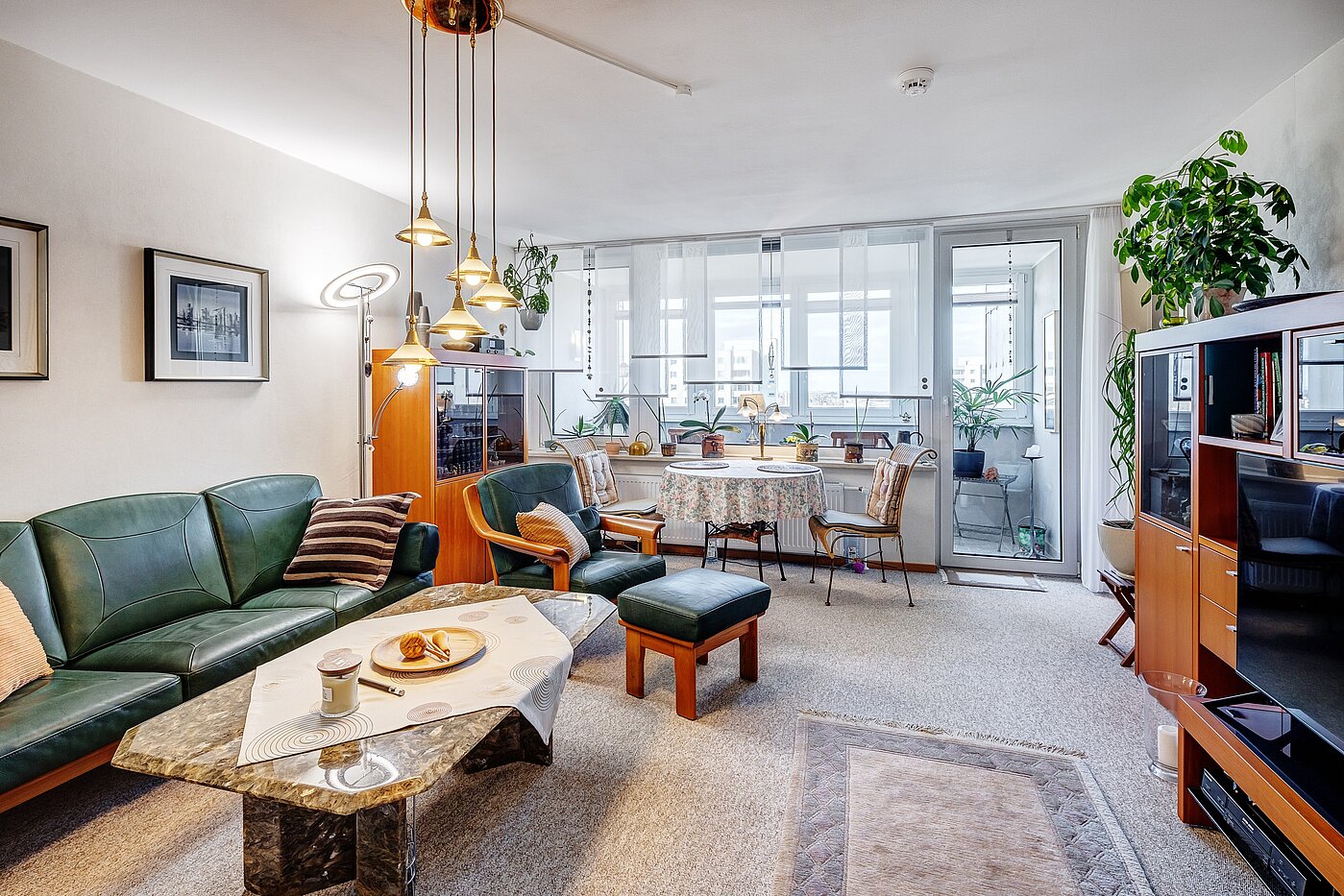 Apartment with 3 room | München-Feldmoching | 2201ML2 | Blick in das große Wohnzimmer...