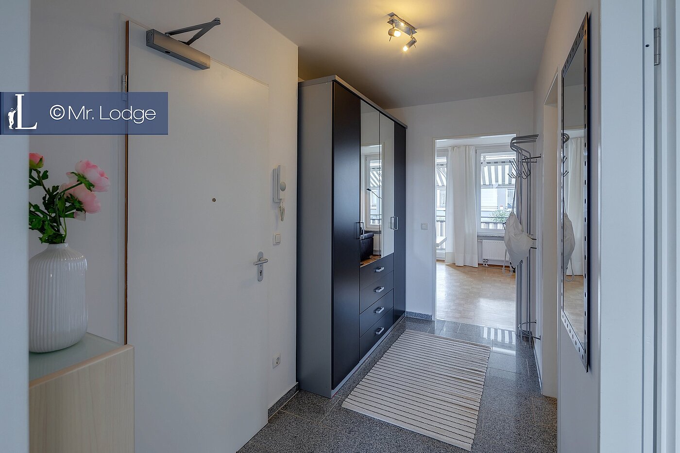 Apartment with 2 room | München-Trudering | 1907ML1 | Geräumiger Flur