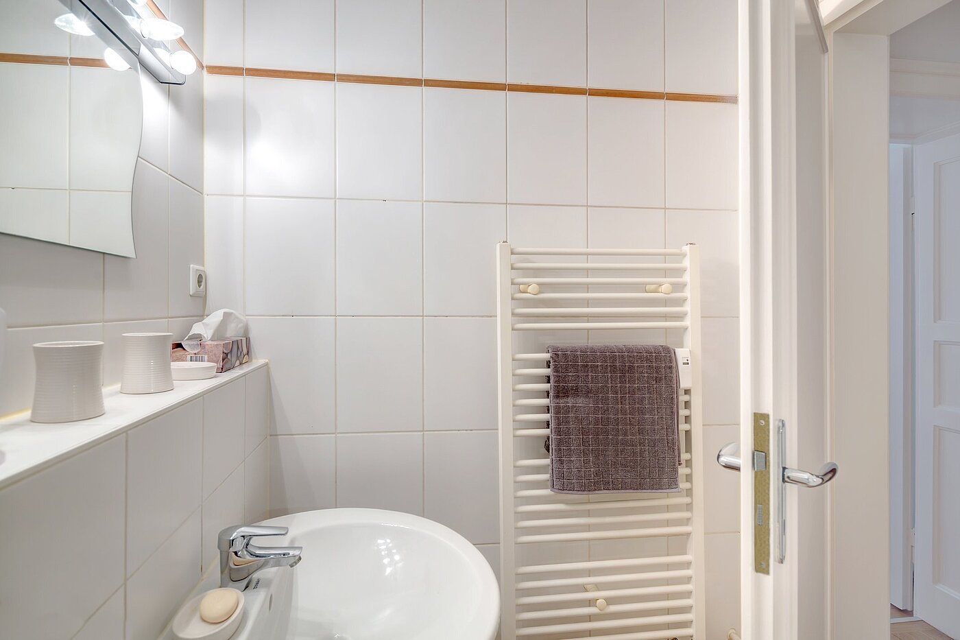 Apartment with 2.5 room | München-Au | 2110ML9 | ...Handtuchheizkörper