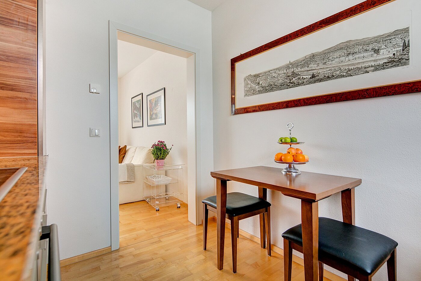 Apartment with 3 room | München-Riem | 1906ML3 | ...mit Platz zum Frühstücken.