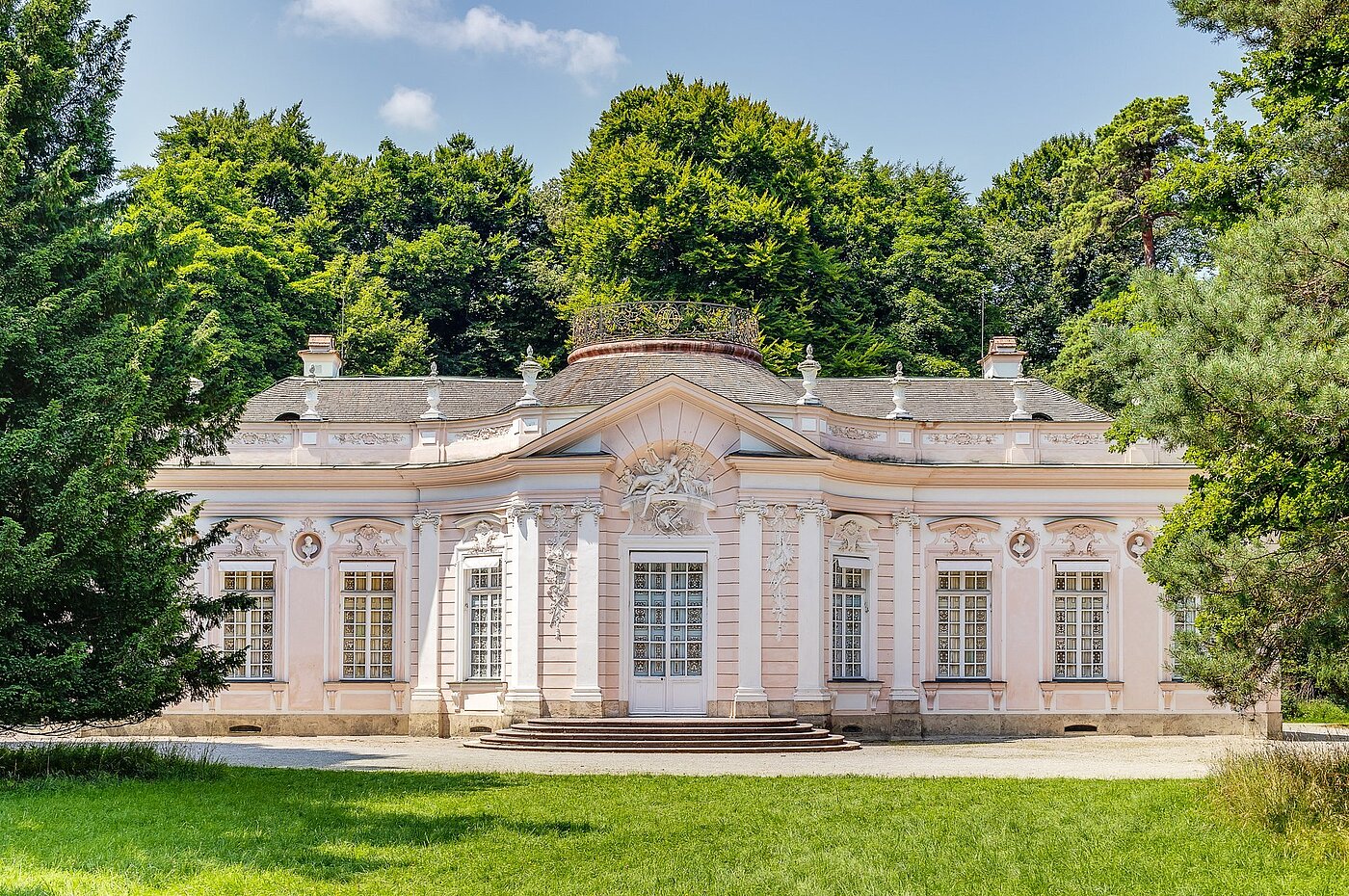 Apartment with 2 room | München-Nymphenburg | 2107ML3 | lädt zum Spazieren und...