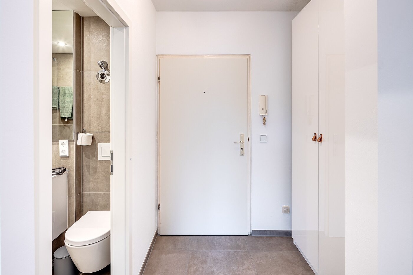 Apartment with 1 room | München-Pasing | 70302 | Blick auf die Tür