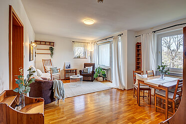 Forstenried: Beautiful 3-room apartment with south facing loggia