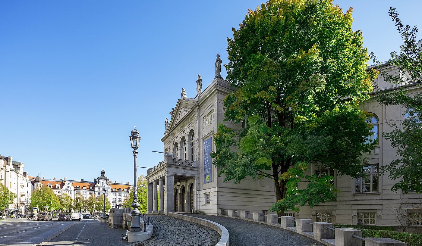 Apartment with 2.5 room | München-Au | 2002ML5 | Prinzregententheater