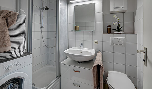 Apartment with 2 room | München-Moosach | 70407 | Badezimmer