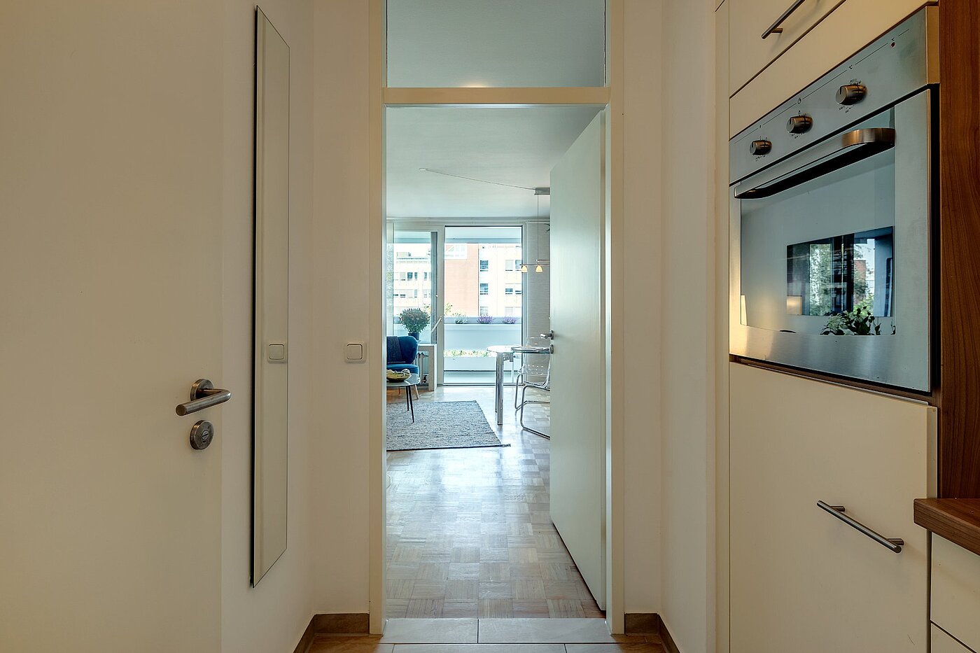Apartment with 1 room | München-Bogenhausen | 1809ML7 | Blick aus der Küche