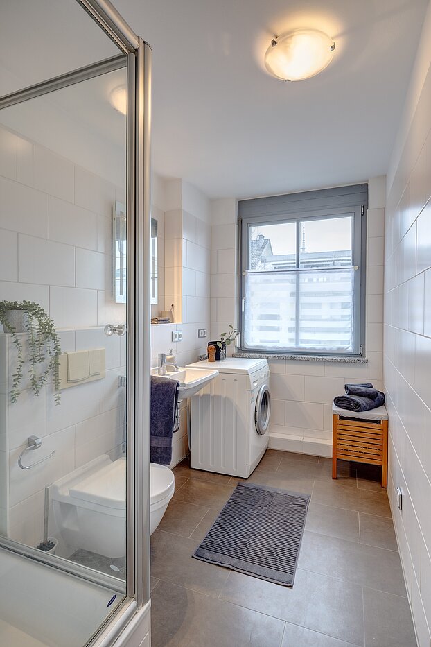 Apartment with 1 room | München-Milbertshofen | 70188 | Tageslichtbad mit...