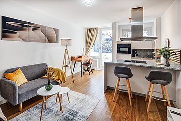 Milbertshofen: Refurbished apartment near BMW